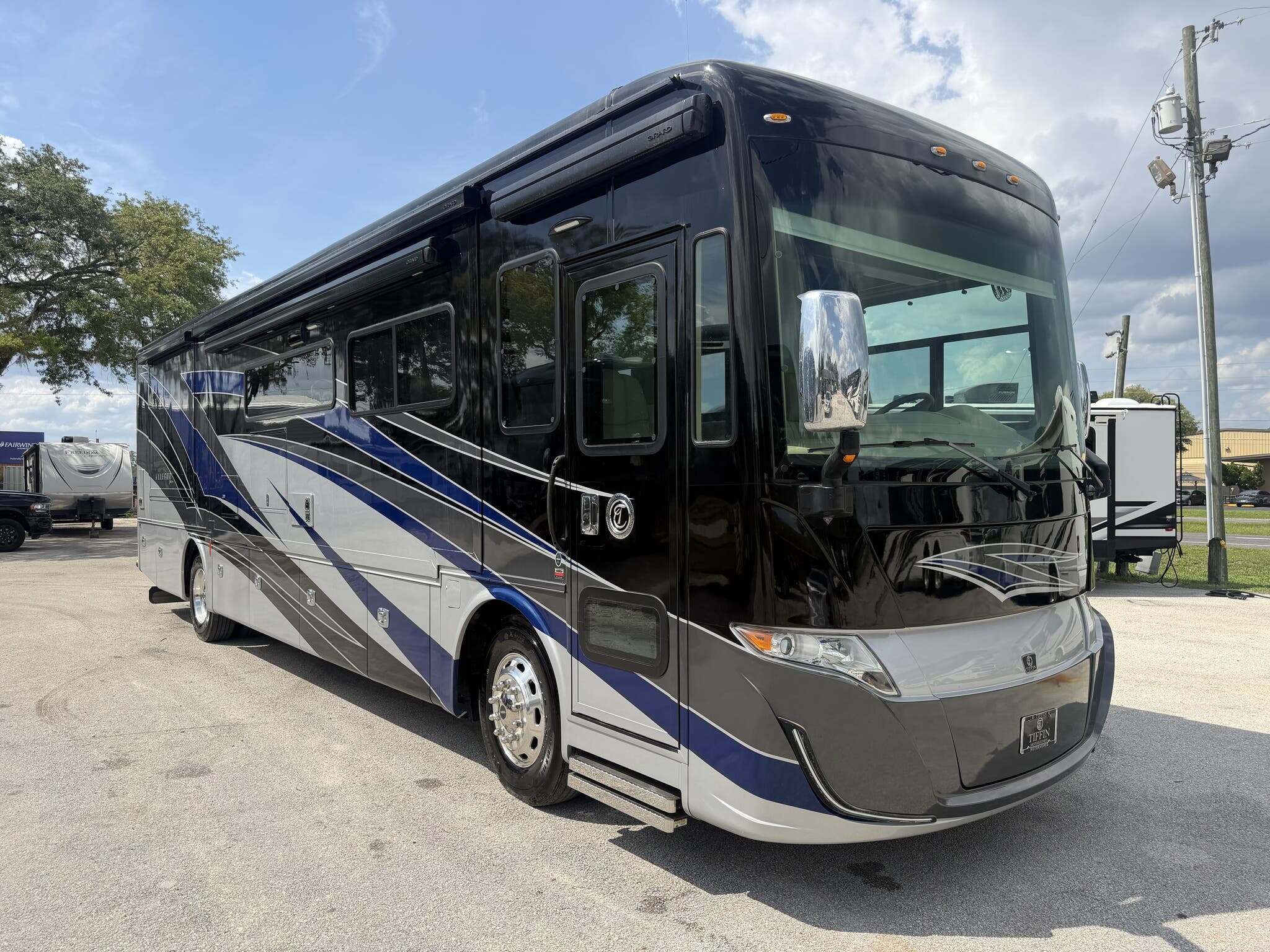2021 Tiffin Allegro Red 37PA Class A Diesel Motorhome - Diesel Pusher RV