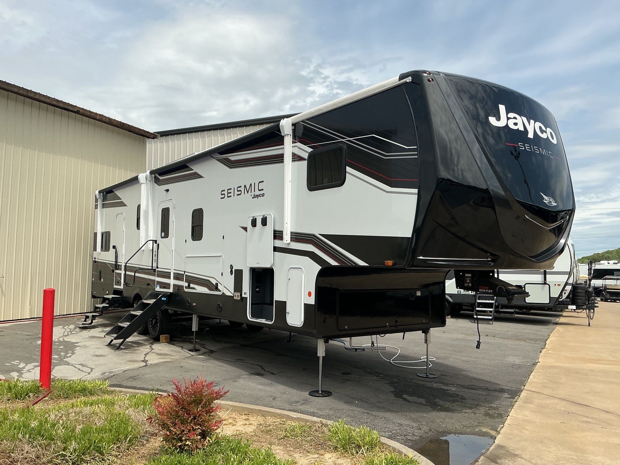 2026 Jayco Seismic 359 in sevierville TN