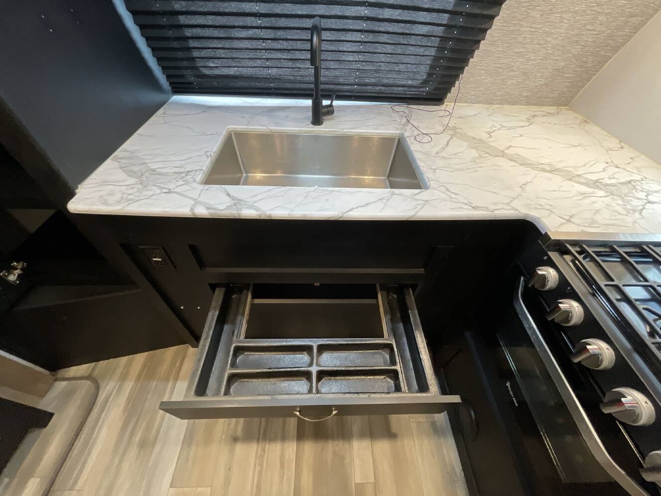 A photo of this 2023 Coachmen FREEDOM EXPRESS 259FKDS