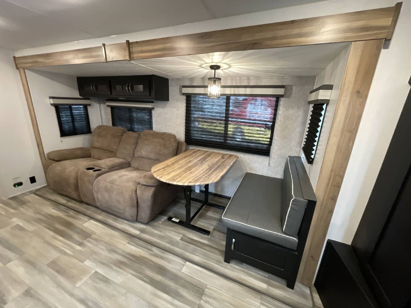 A photo of this 2023 Coachmen FREEDOM EXPRESS 259FKDS
