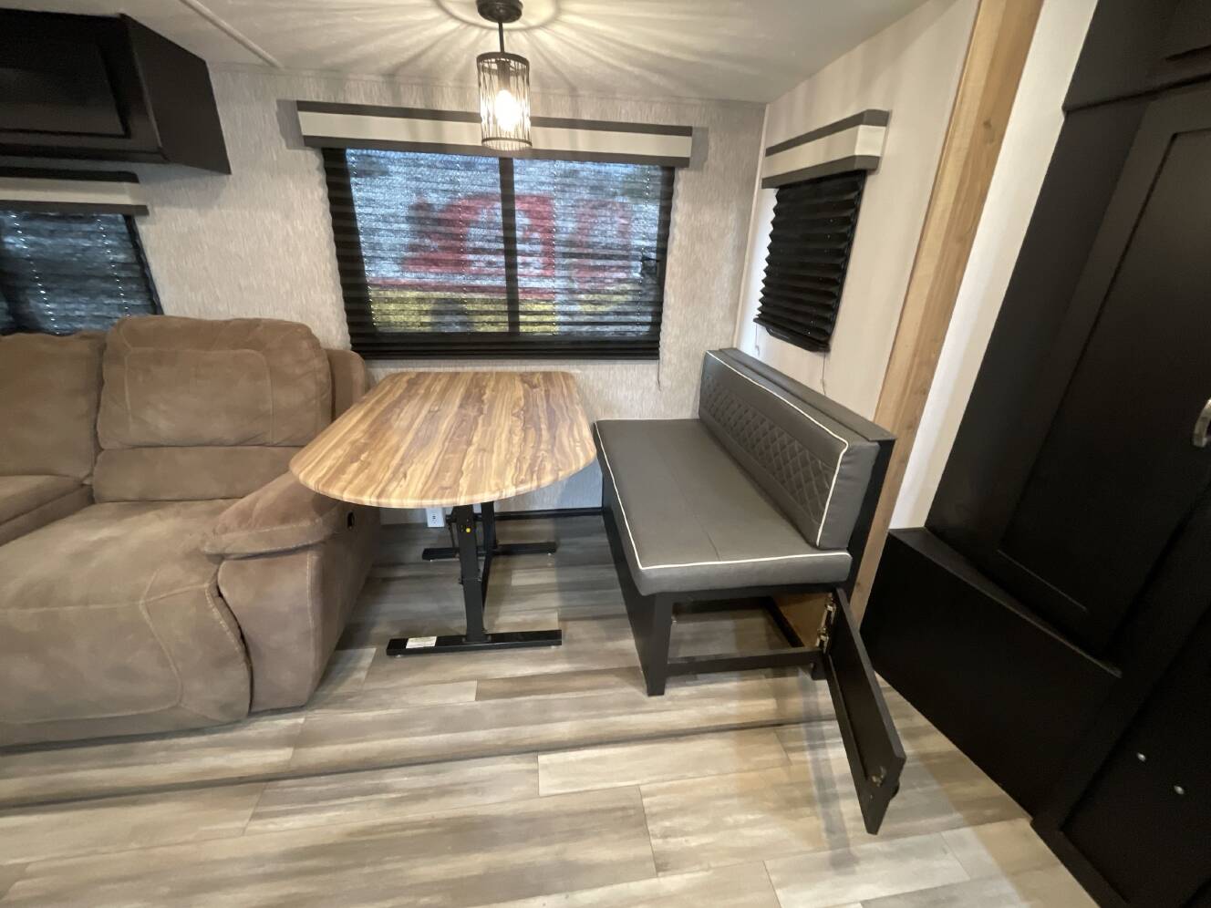 A photo of this 2023 Coachmen FREEDOM EXPRESS 259FKDS
