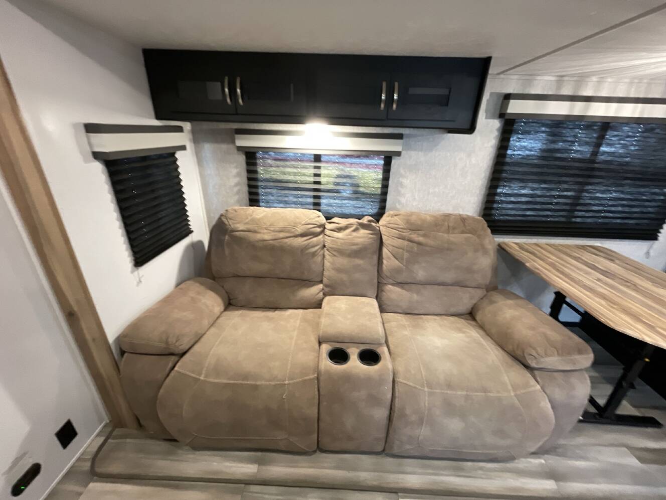 A photo of this 2023 Coachmen FREEDOM EXPRESS 259FKDS