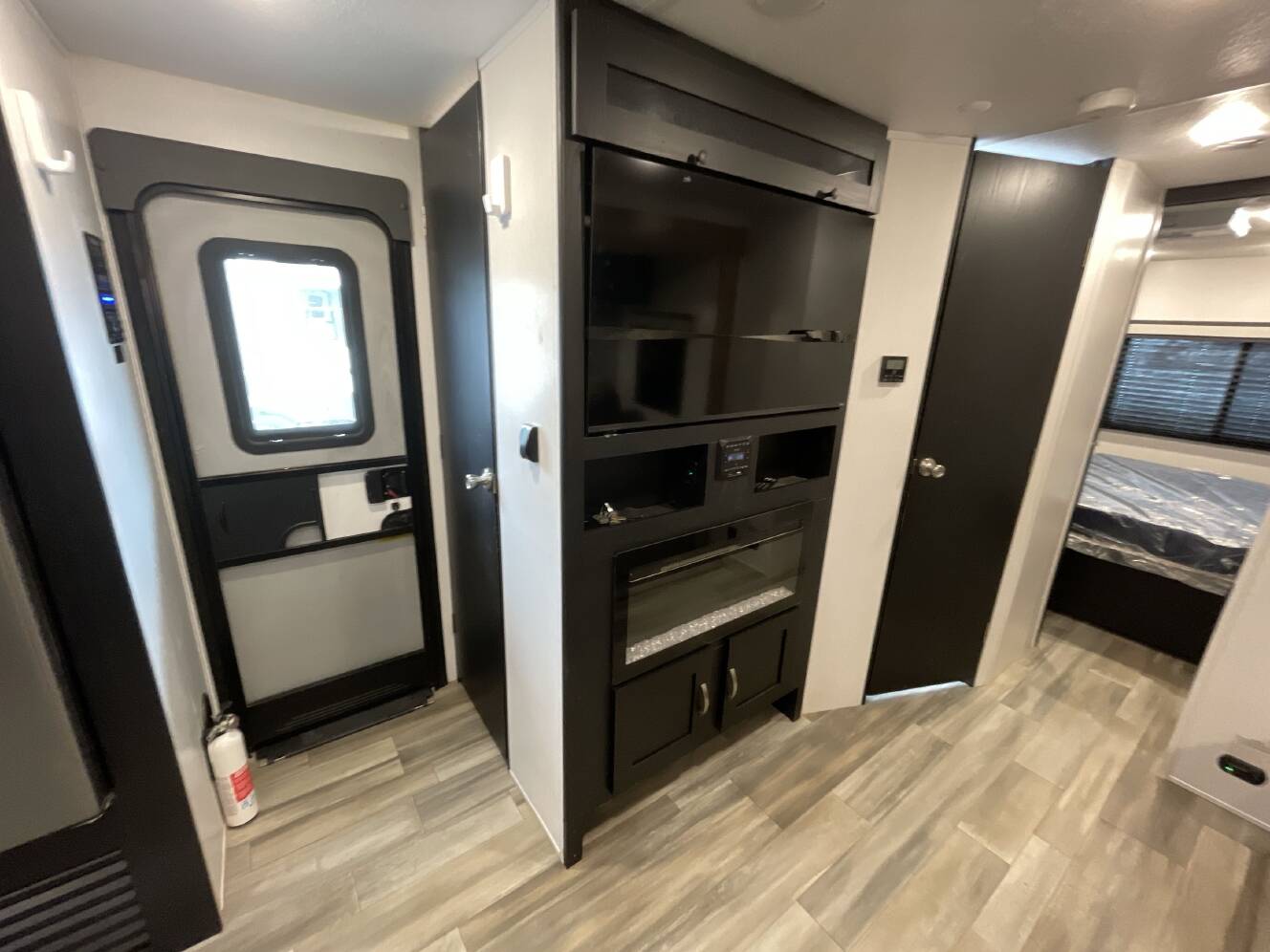 A photo of this 2023 Coachmen FREEDOM EXPRESS 259FKDS