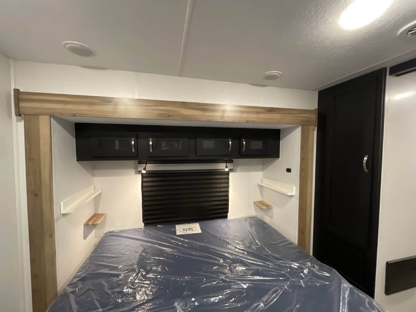 A photo of this 2023 Coachmen FREEDOM EXPRESS 259FKDS