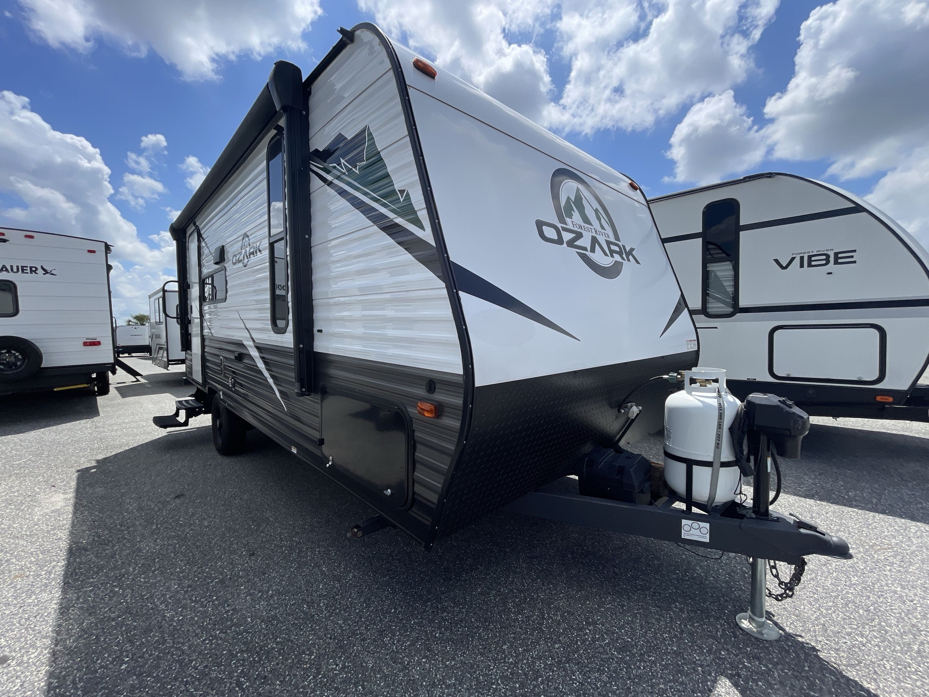 2022 Forest River OZARK 1800QS RV