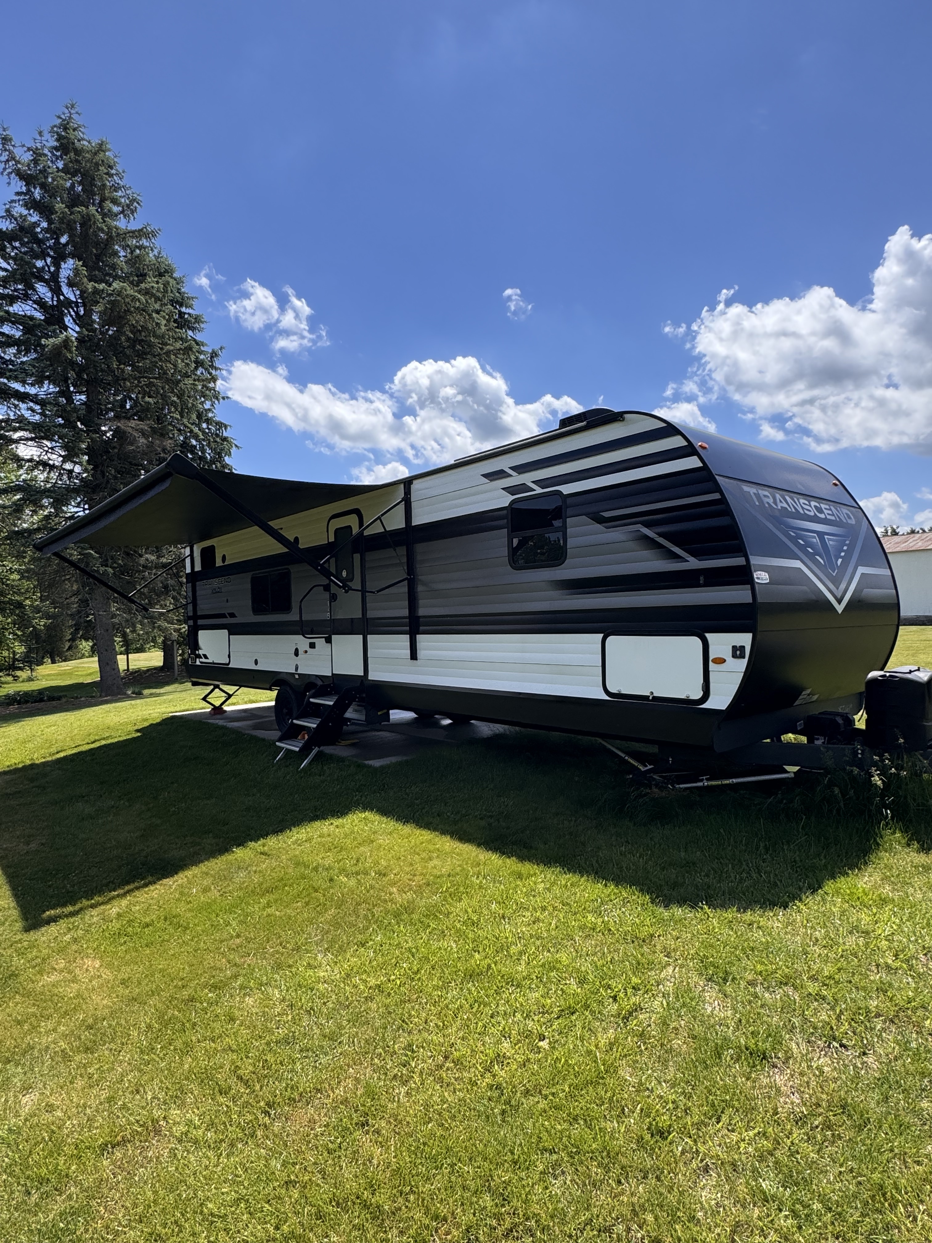 2022 Grand Design TRANSCEND XPLOR 297QB in perry MI