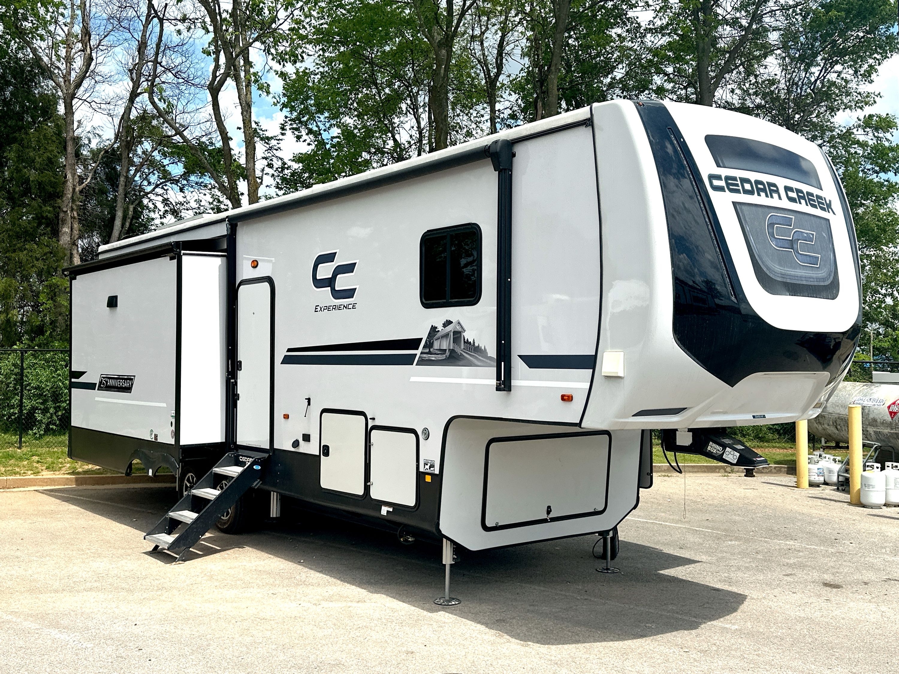 2024 Forest River CEDAR CREEK EXPERIENCE 3125RD RV