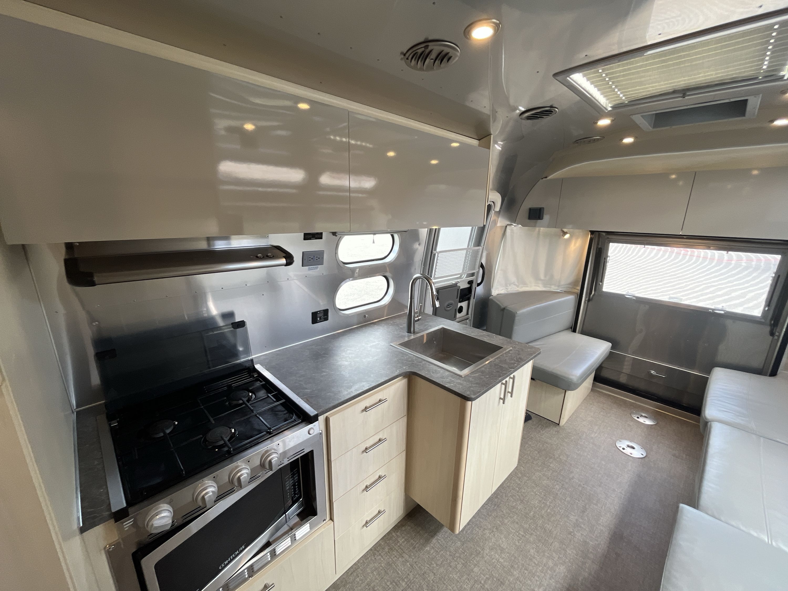 2021 Airstream FLYING CLOUD 27FB QUEEN REAR HATCH in biloxi MS
