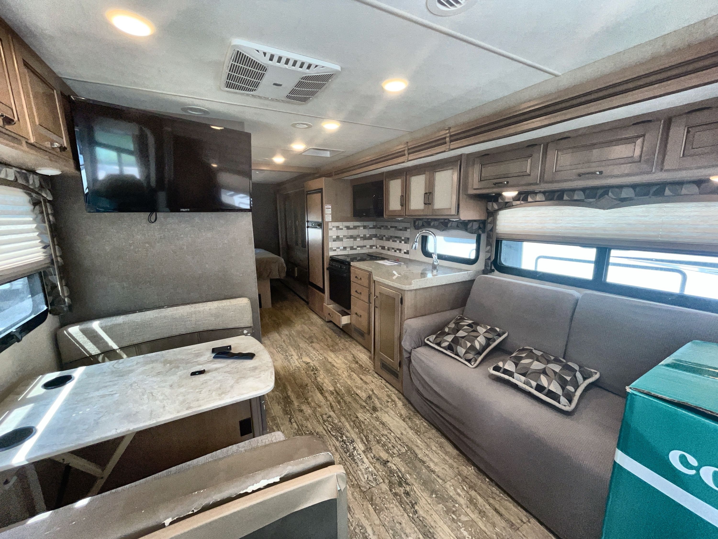 2018 Thor HURRICANE 29M in jacksonville FL