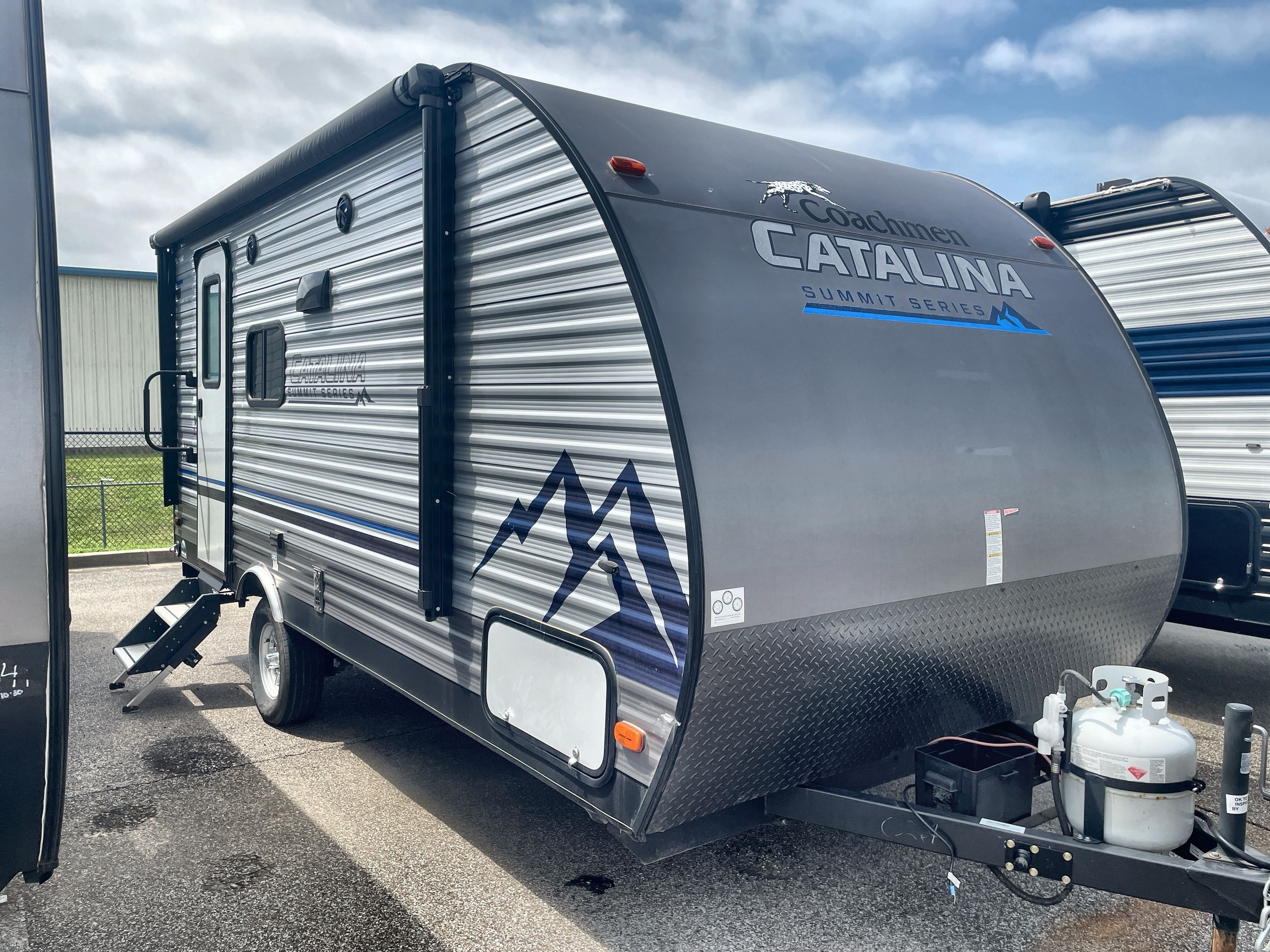 2021 Coachmen CATALINA SUMMIT 174FQS in olive branch MS