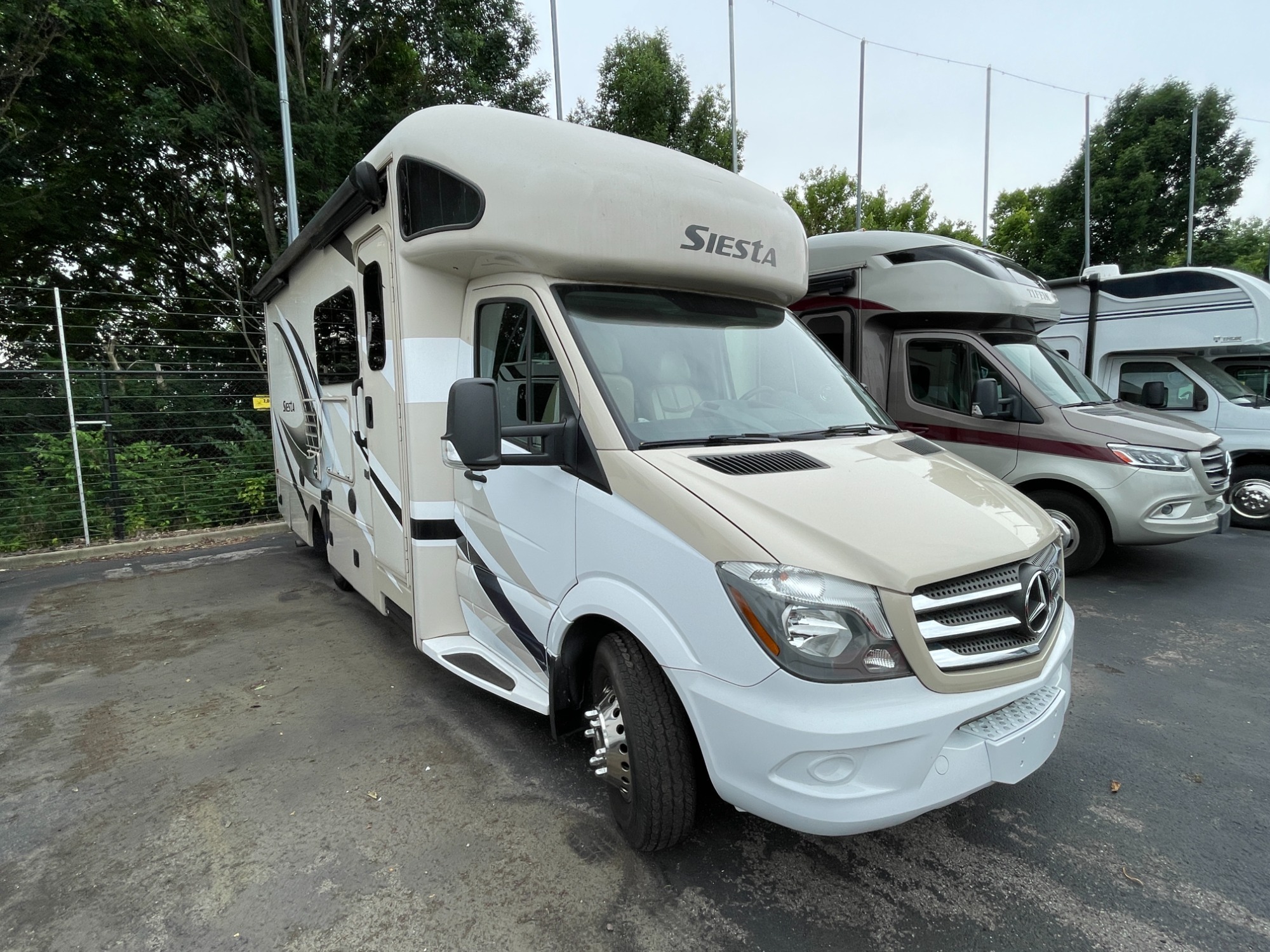 2018 Thor FOUR WINDS SIESTA 24SS in greenwood IN