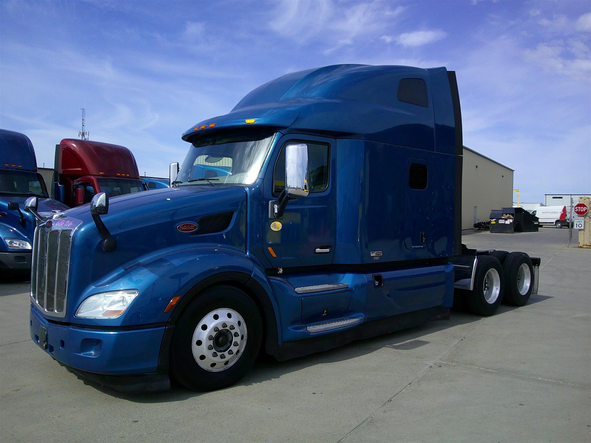 2020 PETERBILT 579 in Stewartville, MN