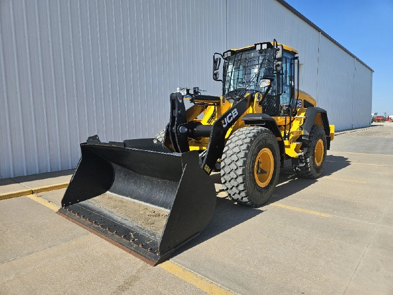 2023 JCB 427