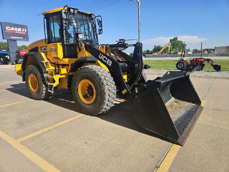 2023 JCB 427