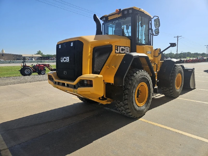 2023 JCB 427