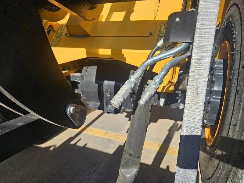 2023 JCB 427