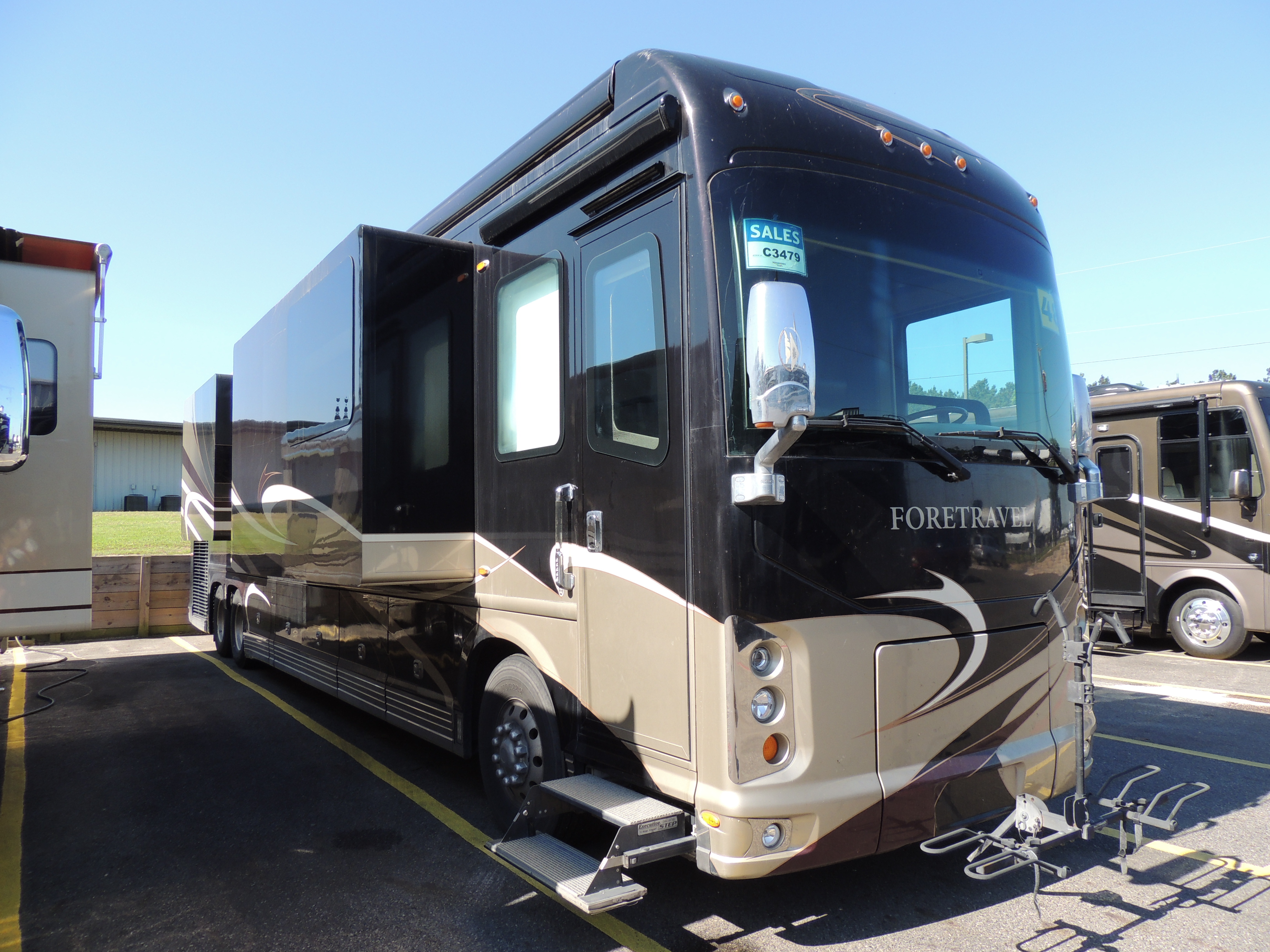 IH-45 For Sale - Foretravel RVs - RV Trader