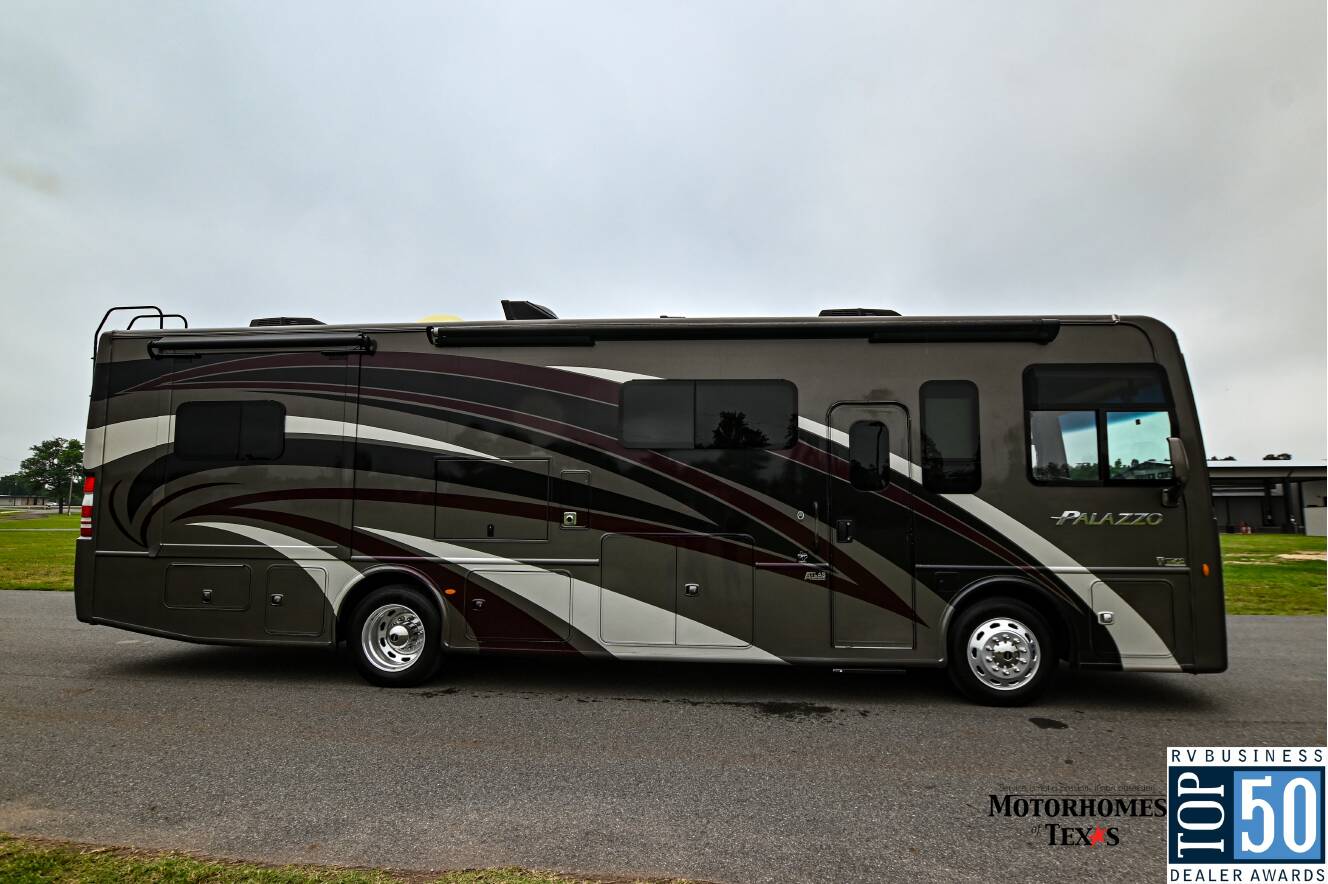 A photo of this 2019 Thor Motor Coach PALAZZO 33.2