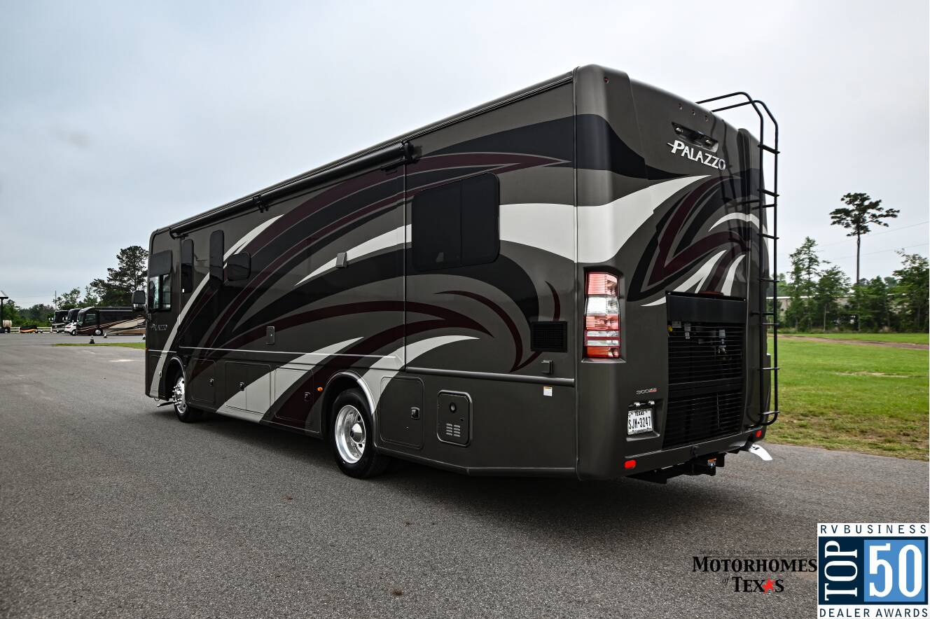 A photo of this 2019 Thor Motor Coach PALAZZO 33.2