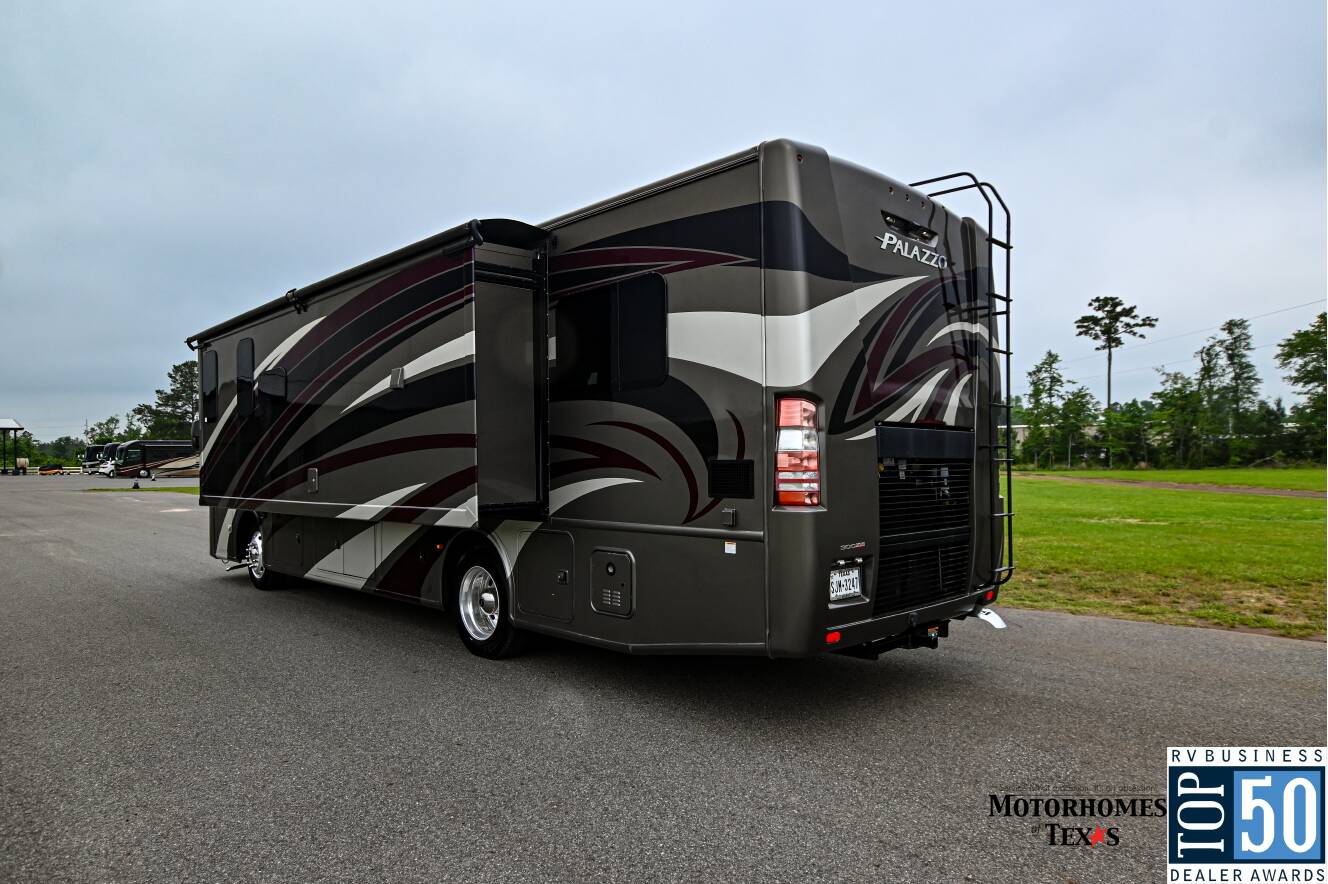 A photo of this 2019 Thor Motor Coach PALAZZO 33.2