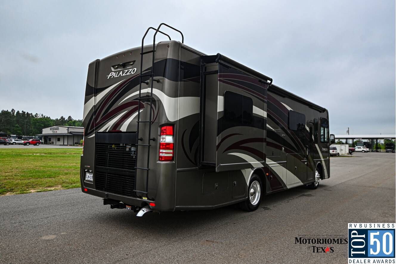 A photo of this 2019 Thor Motor Coach PALAZZO 33.2