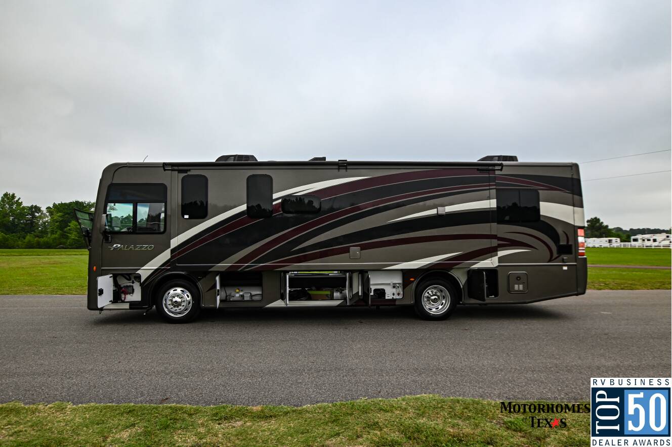 A photo of this 2019 Thor Motor Coach PALAZZO 33.2