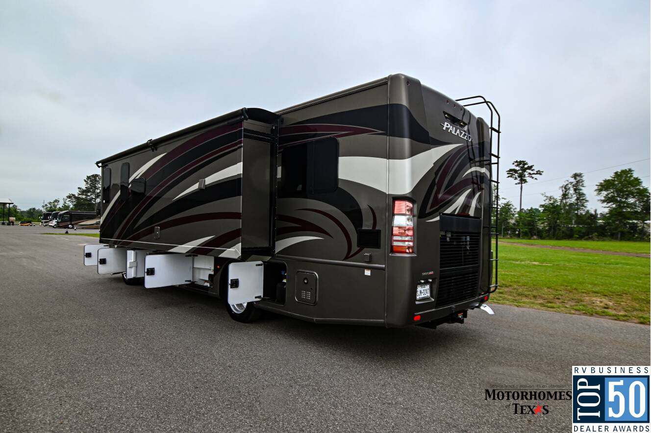 A photo of this 2019 Thor Motor Coach PALAZZO 33.2