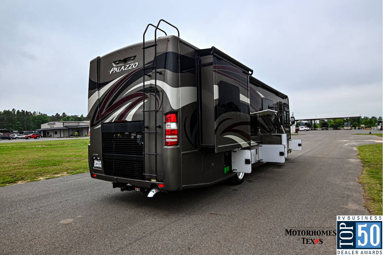 A photo of this 2019 Thor Motor Coach PALAZZO 33.2