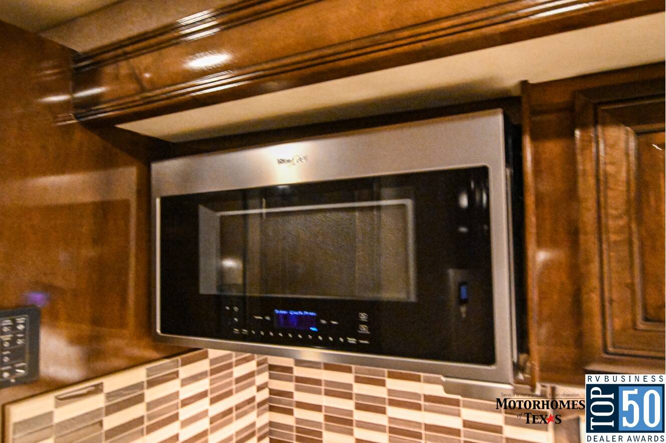 A photo of this 2019 Thor Motor Coach PALAZZO 33.2