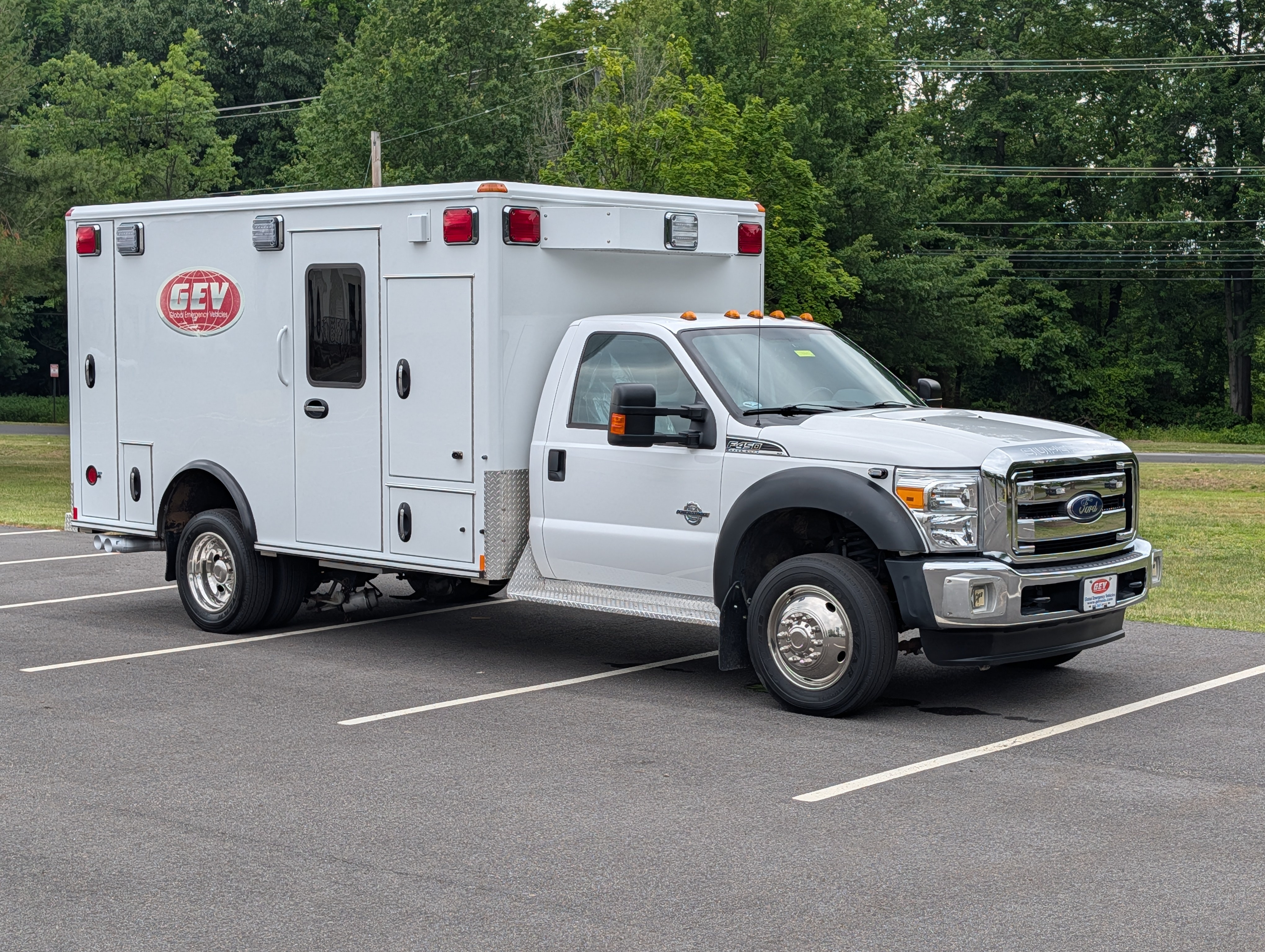 2016 FORD F450 in Levittown, PA