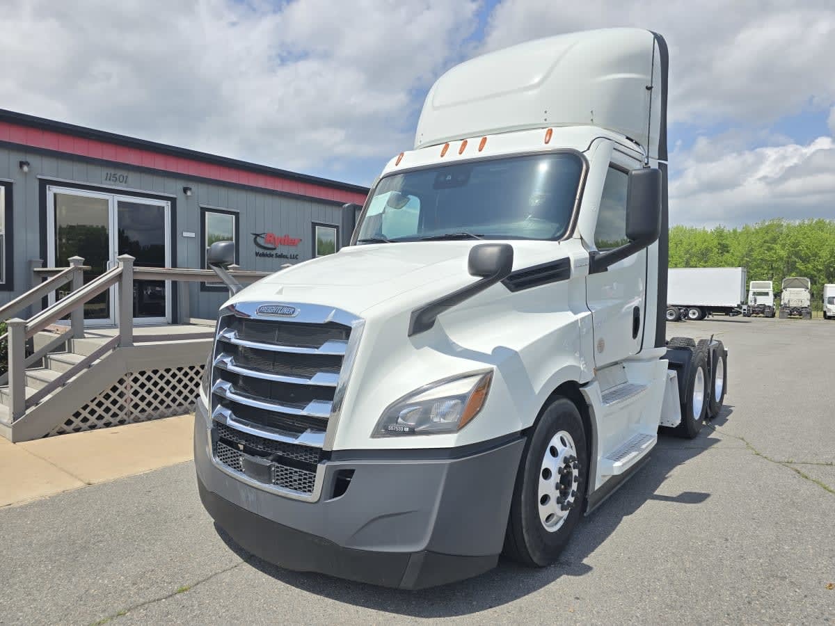 2022 FREIGHTLINER CASCADIA 126 in North Little Rock, AR