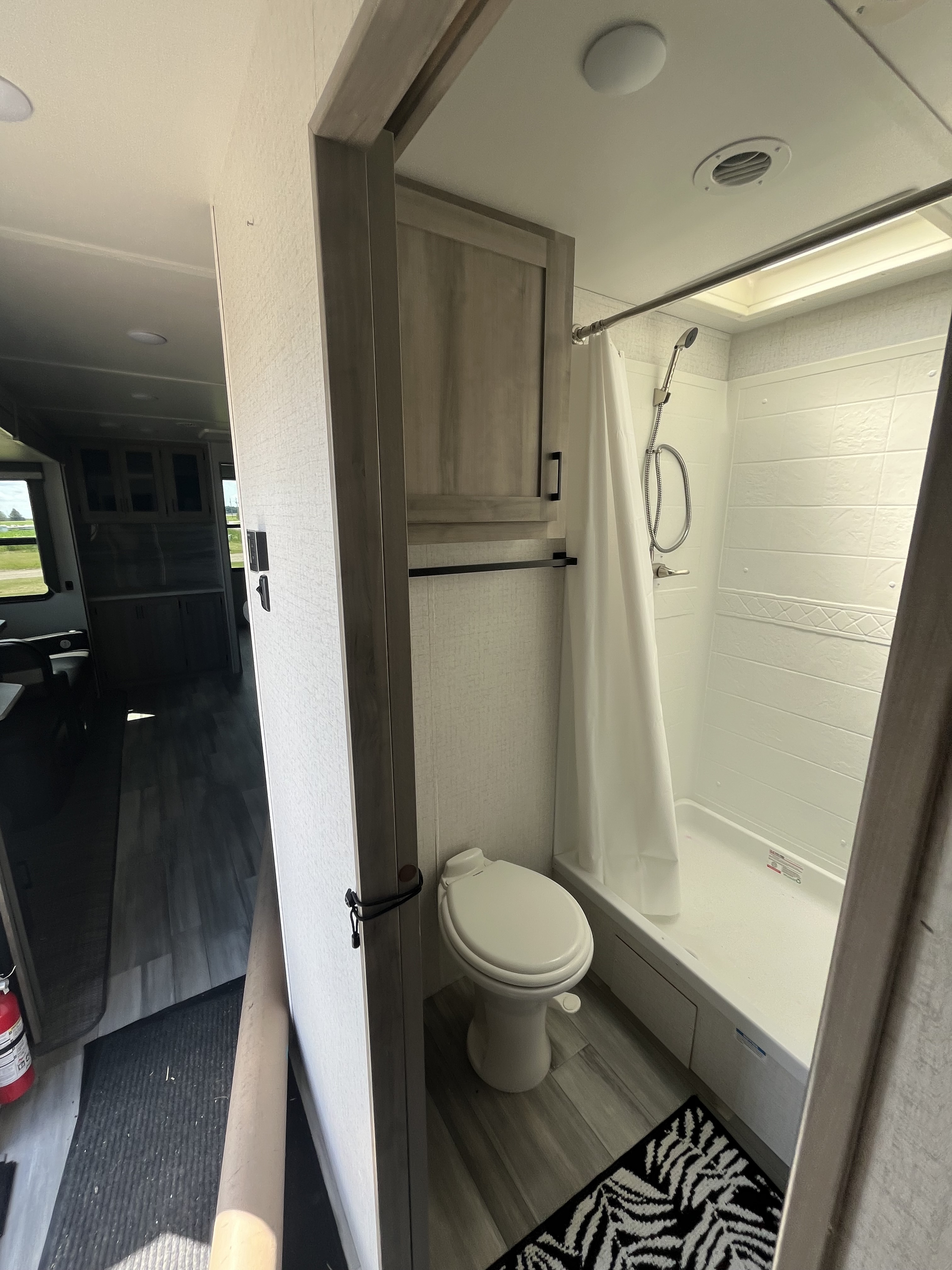 2022 Winnebago VOYAGE 3538BR in shorewood IL