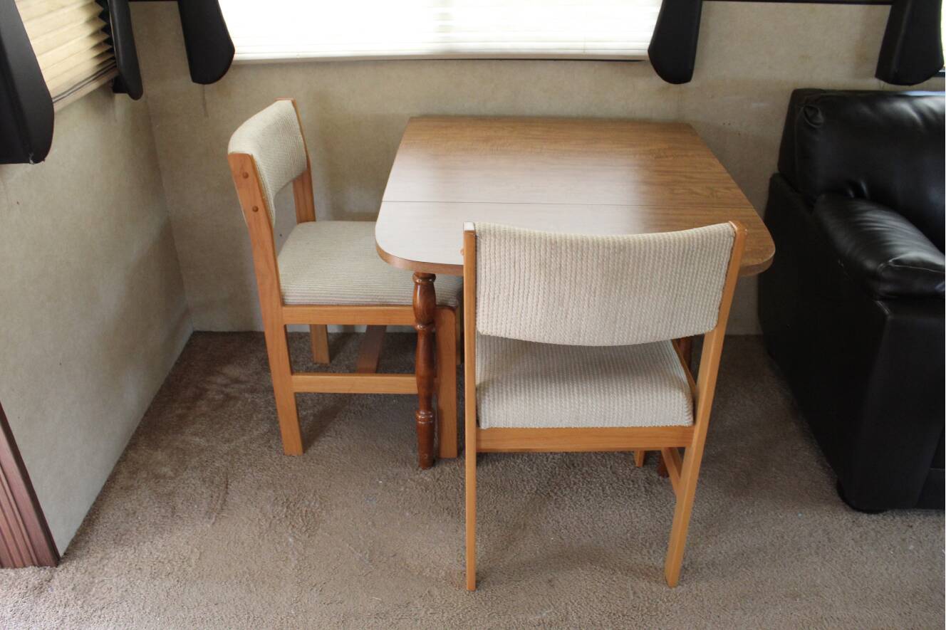 A photo of this 2013 Crossroads ZINGER 32RE