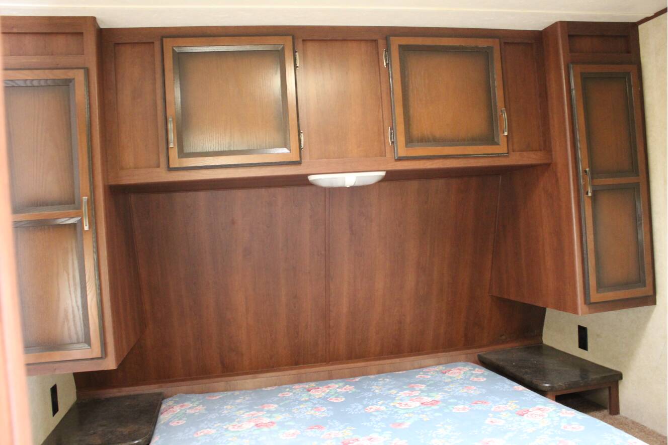 A photo of this 2013 Crossroads ZINGER 32RE