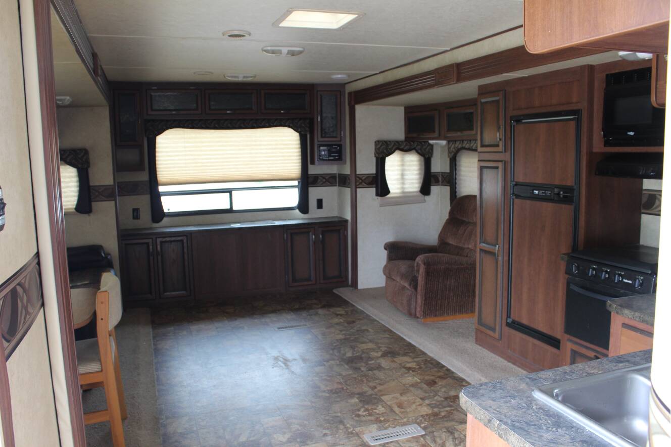 A photo of this 2013 Crossroads ZINGER 32RE