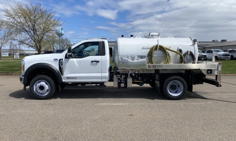 2026 FORD F600 in Crestwood, IL