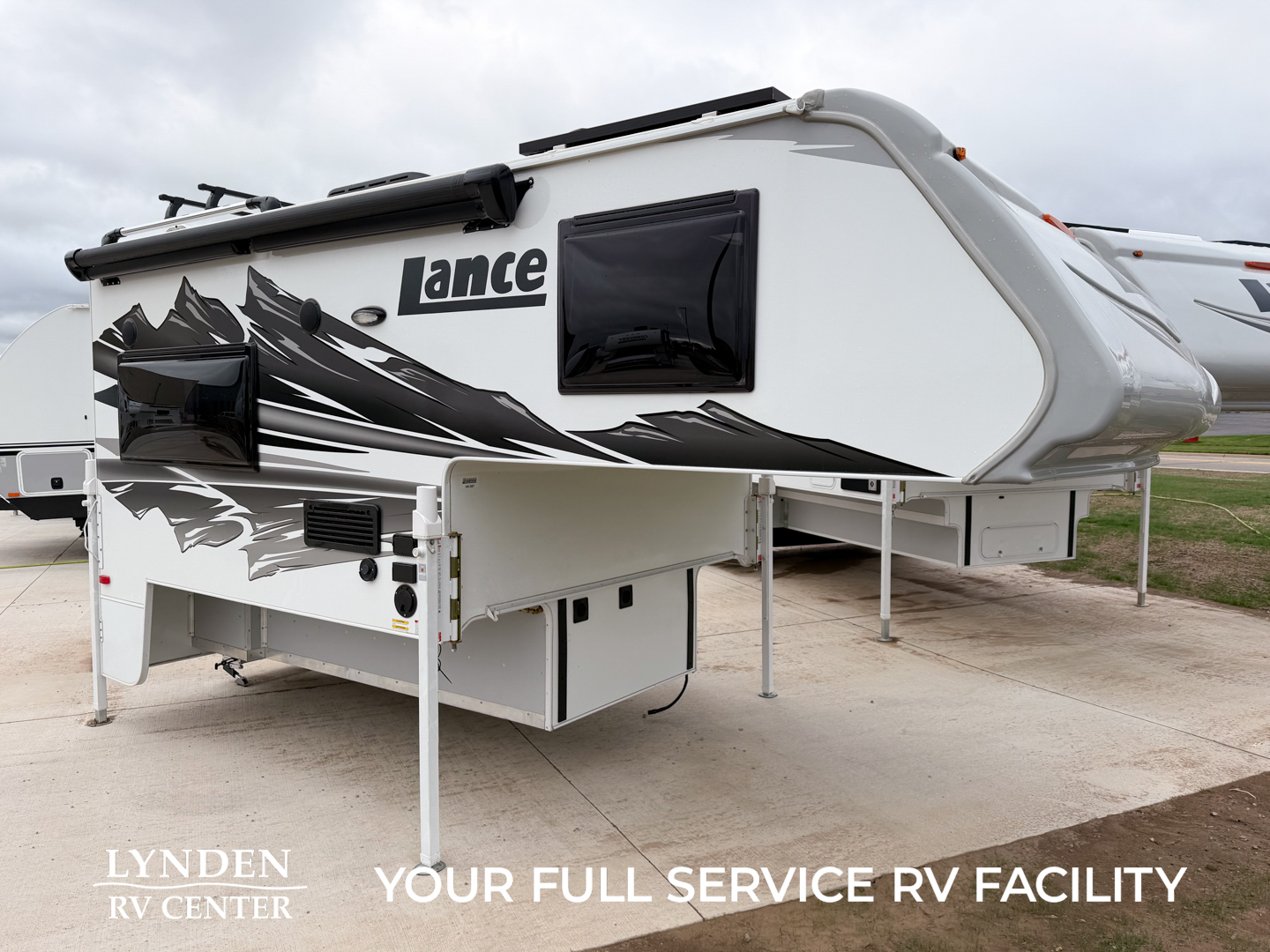 2027 Lance 850 TRUCK CAMPER in coopersville MI