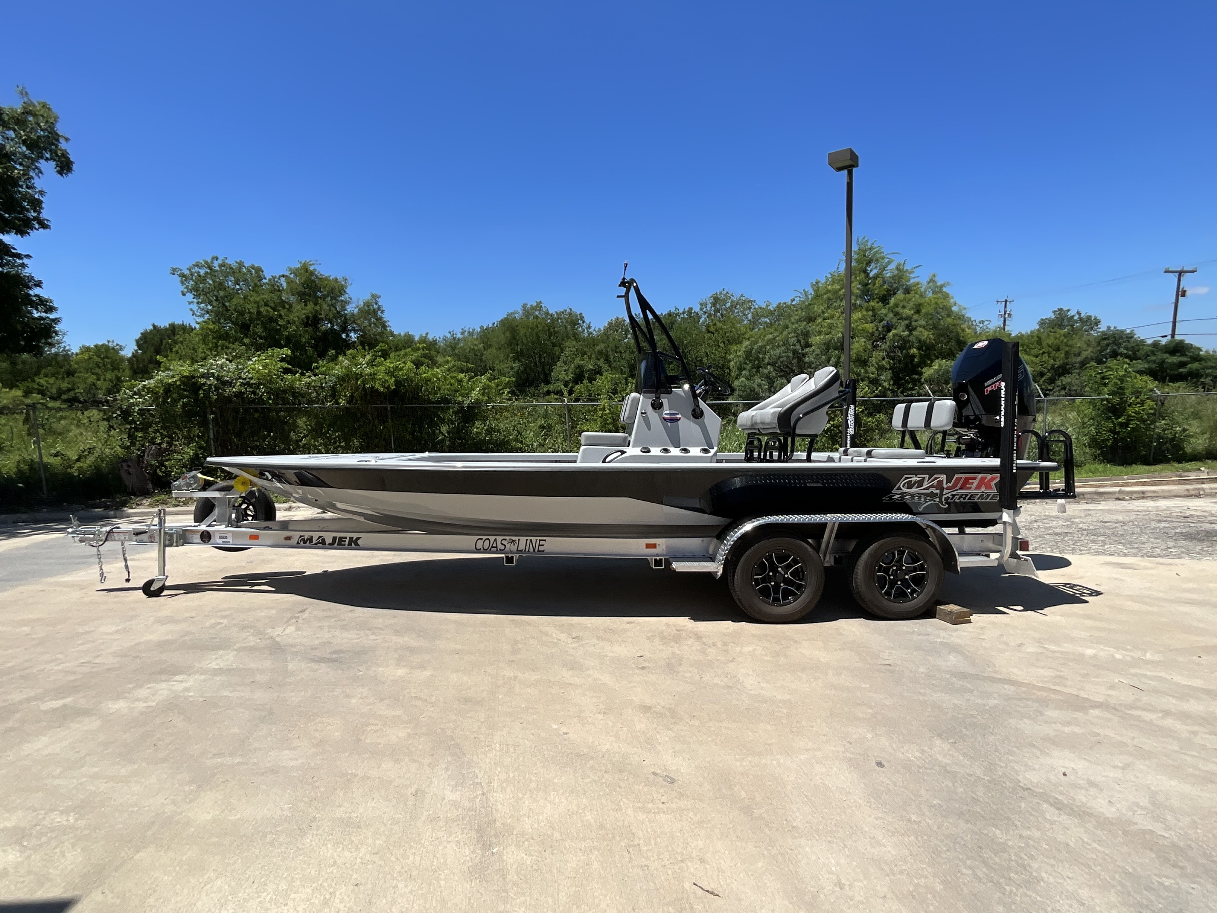2026 Majek 22 Xtreme Bay Boat boat
