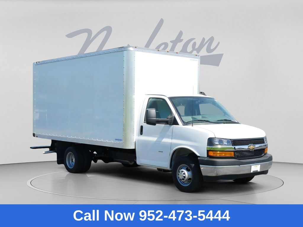 2025 CHEVROLET Express 3500 in Wayzata, MN