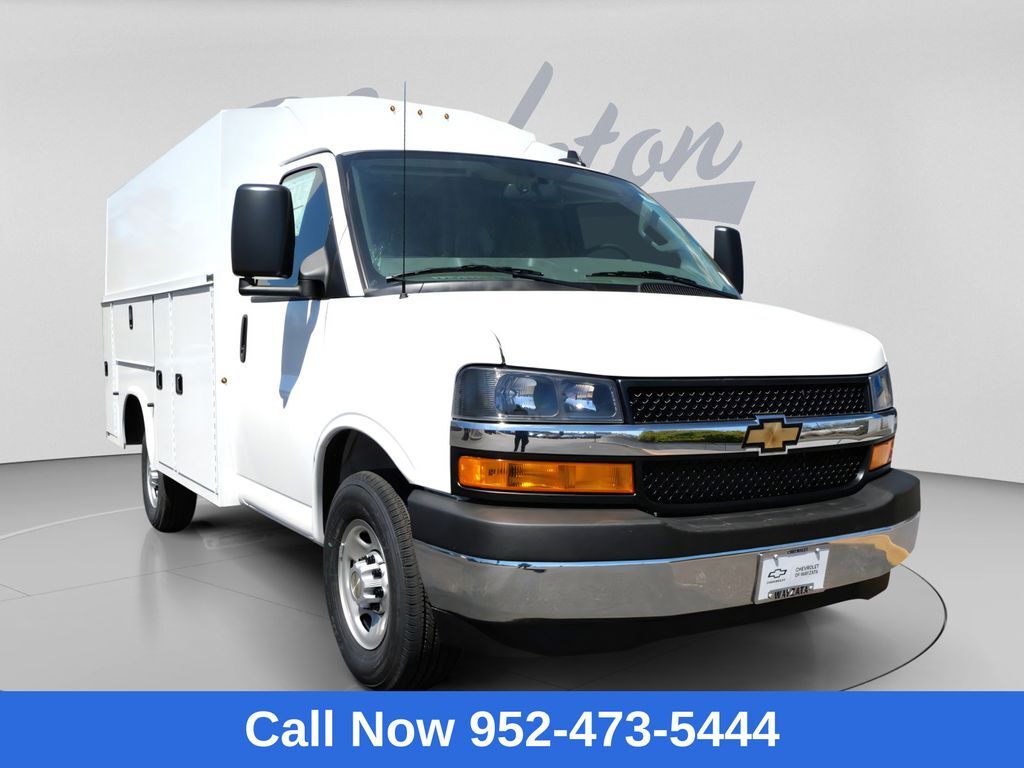2026 CHEVROLET Express 3500 in Wayzata, MN