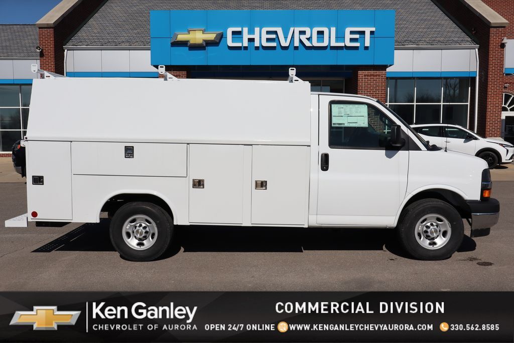 2026 CHEVROLET Express 3500 in Aurora, OH