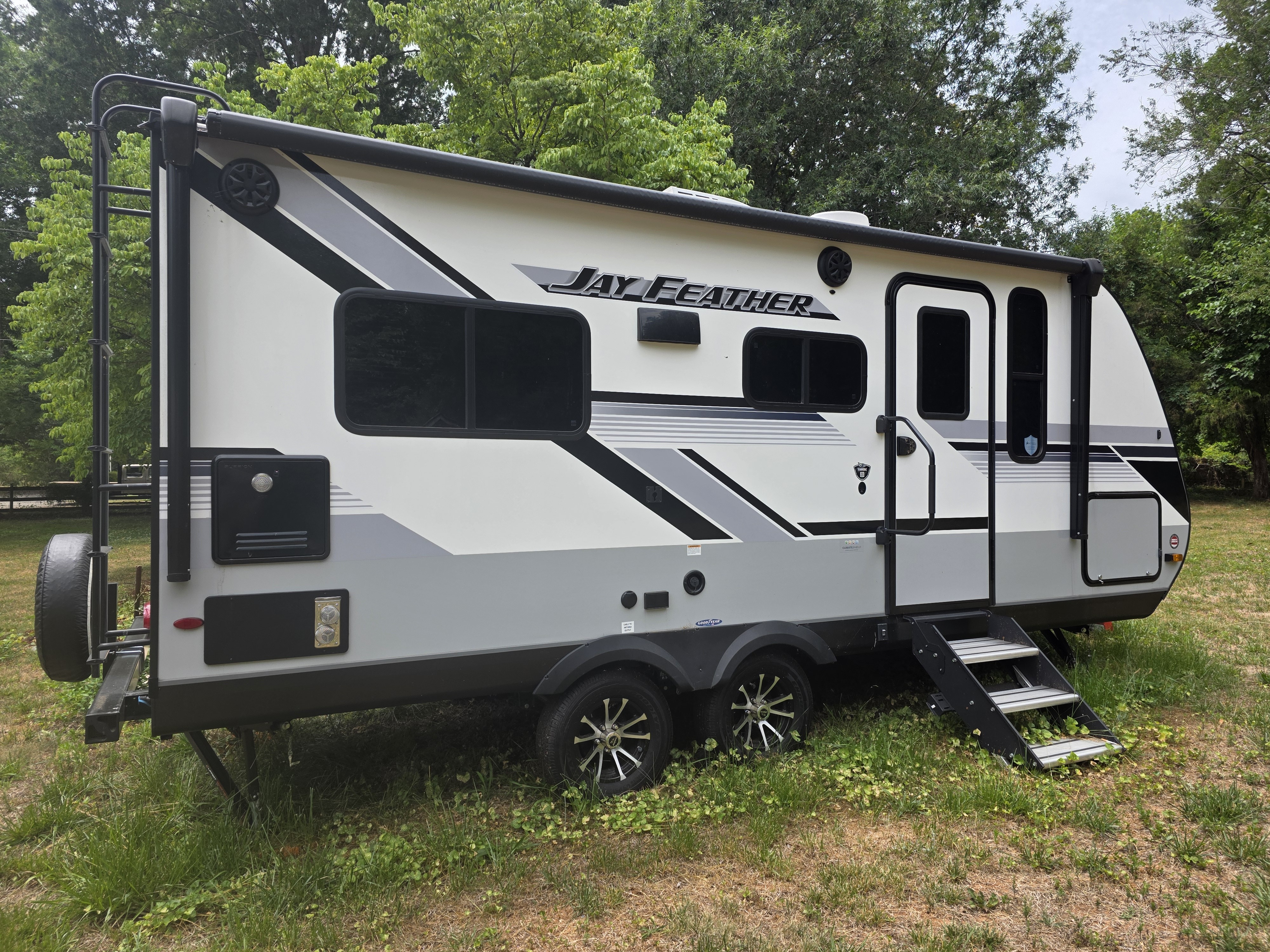 2024 Jayco JAY FEATHER 19MRK RV
