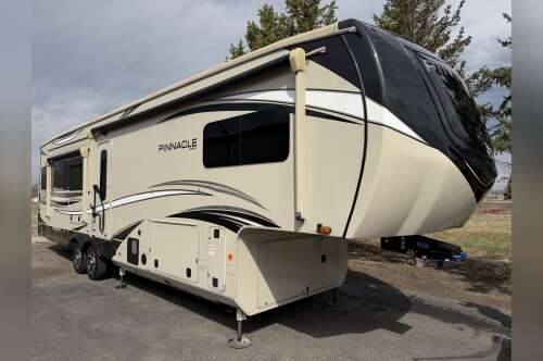 2023 Jayco PINNACLE 36SSWS in corcoran MN