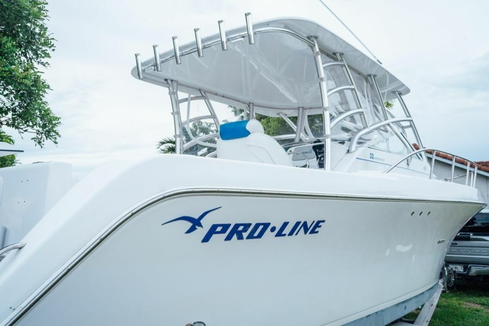 2003 Pro-Line 32 Express in miami FL