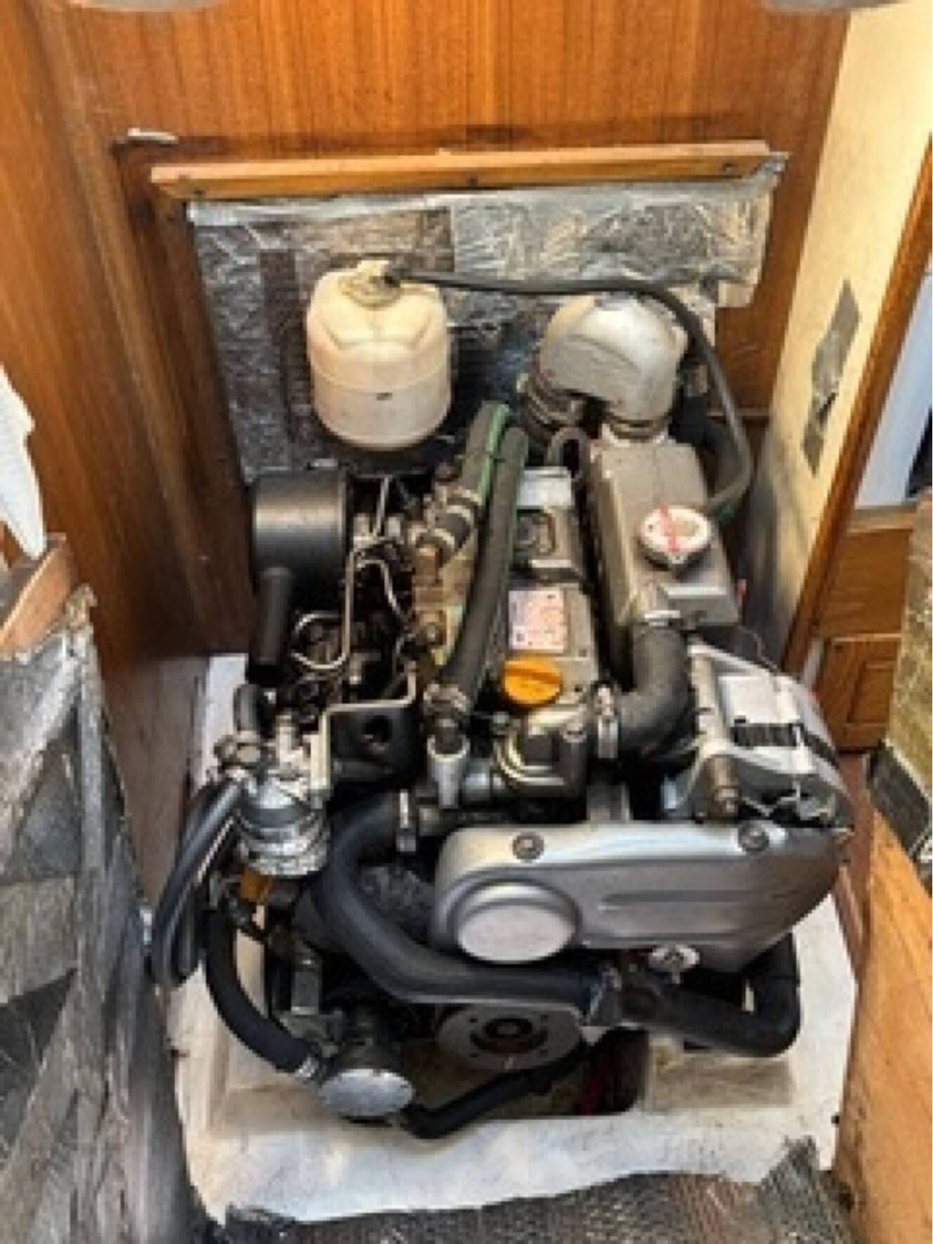 A photo of this 2006 Catalina