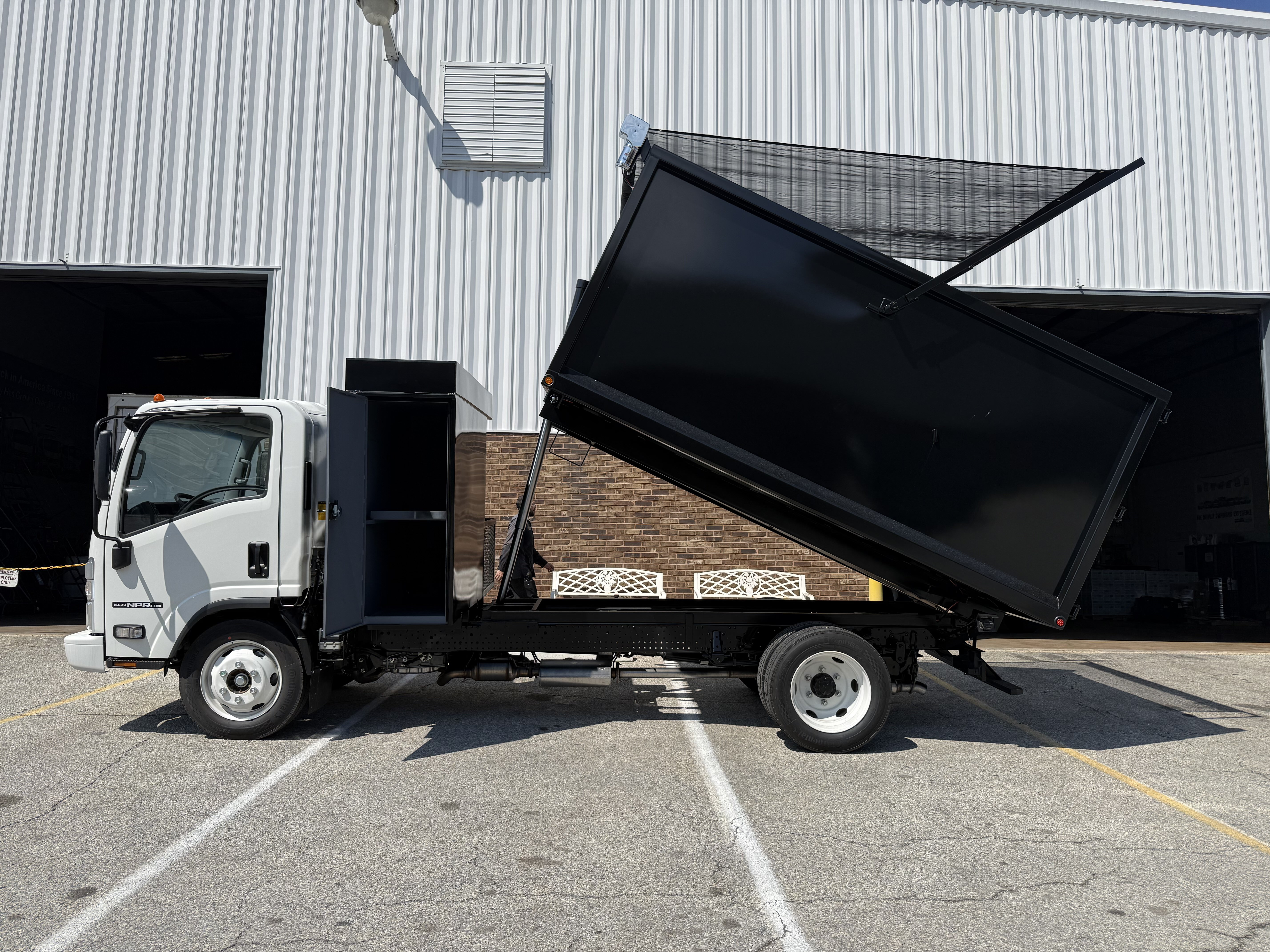 2026 ISUZU NPR HD