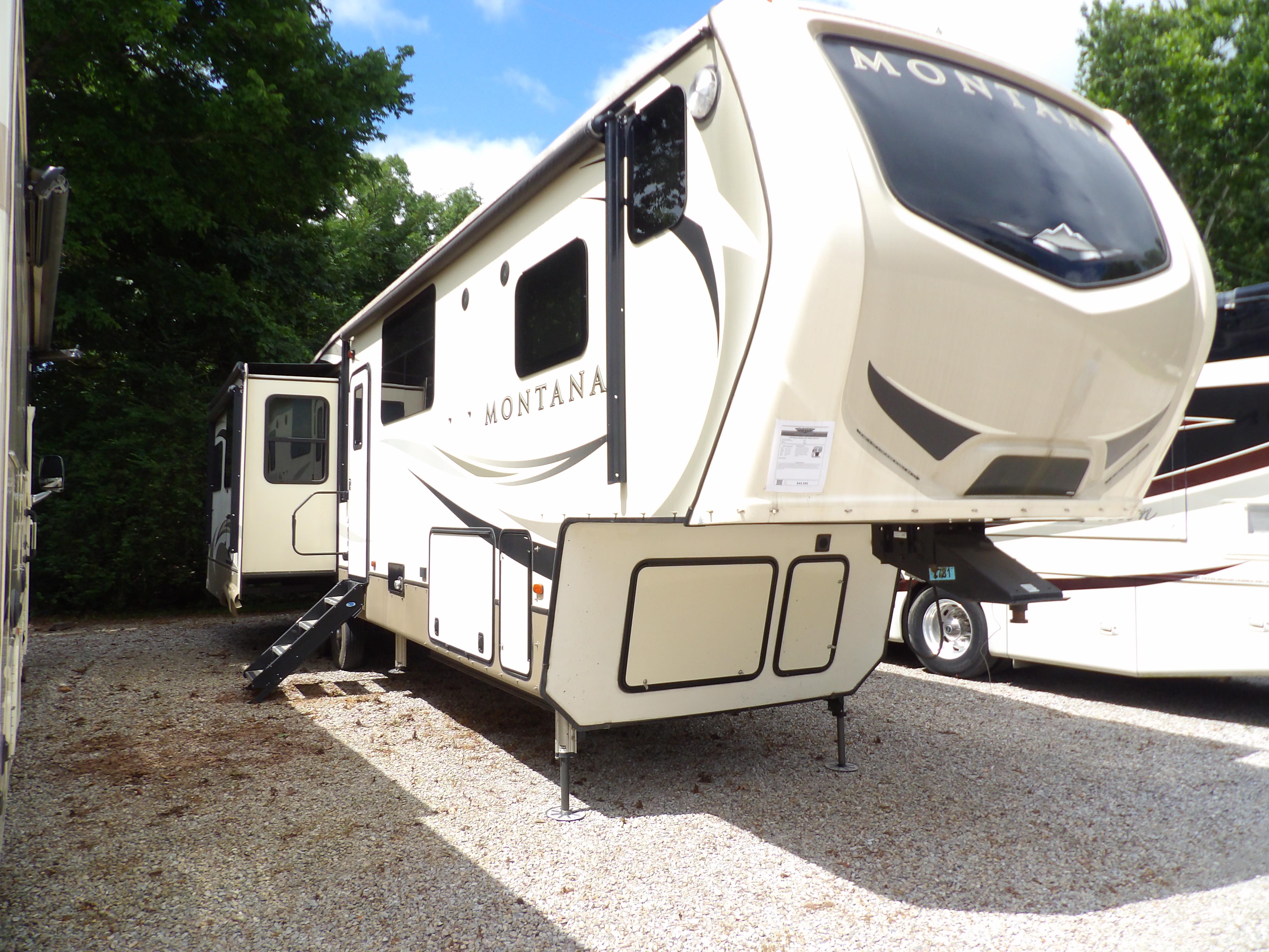 2019 Keystone MONTANA 3811MS RV