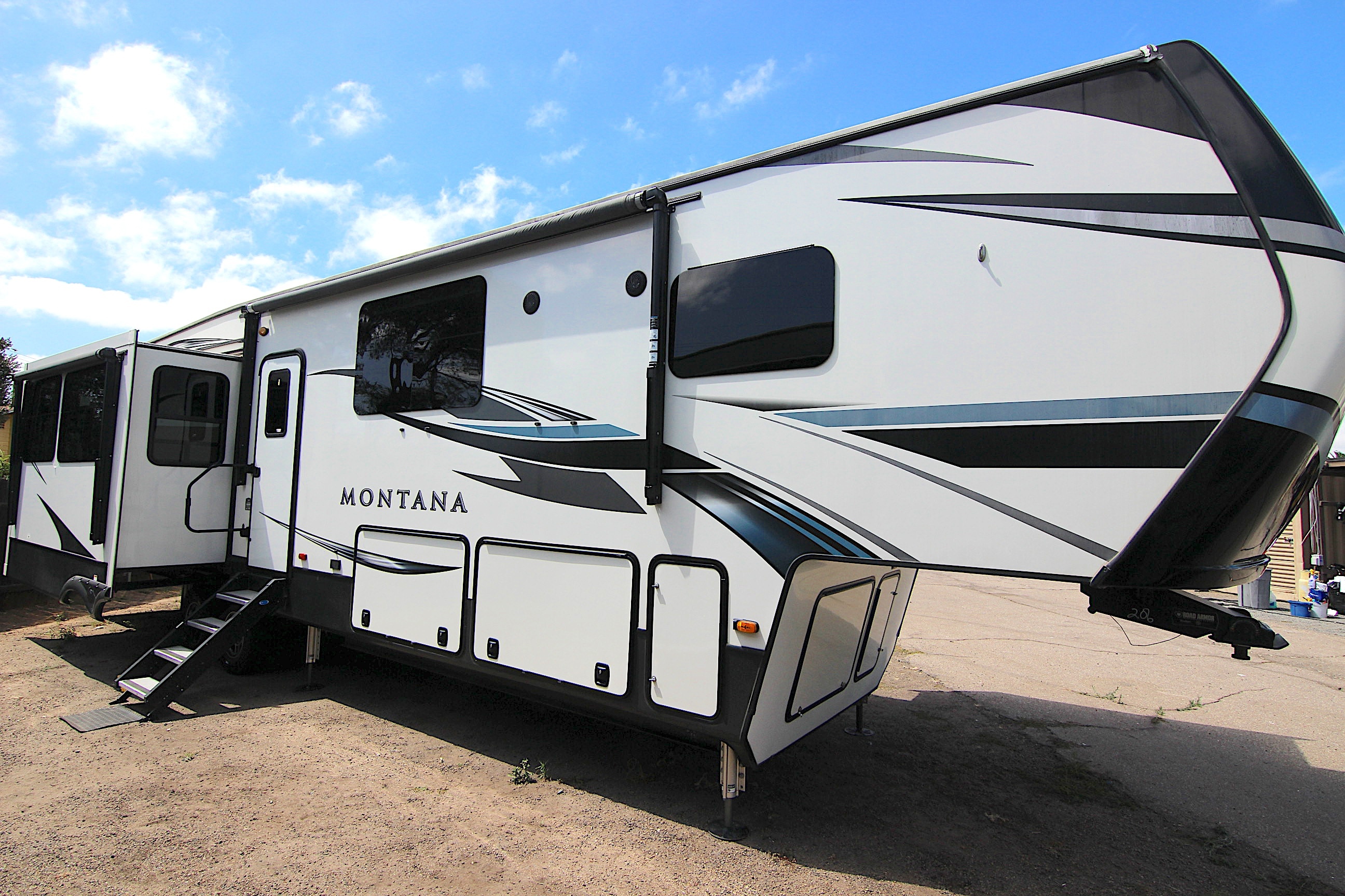 2021 Keystone MONTANA 3855BR in el cajon CA
