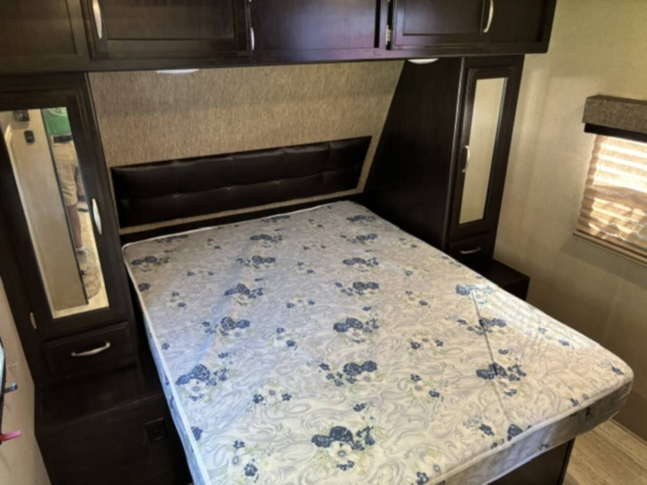 A photo of this 2016 Grand Design IMAGINE 2150RB
