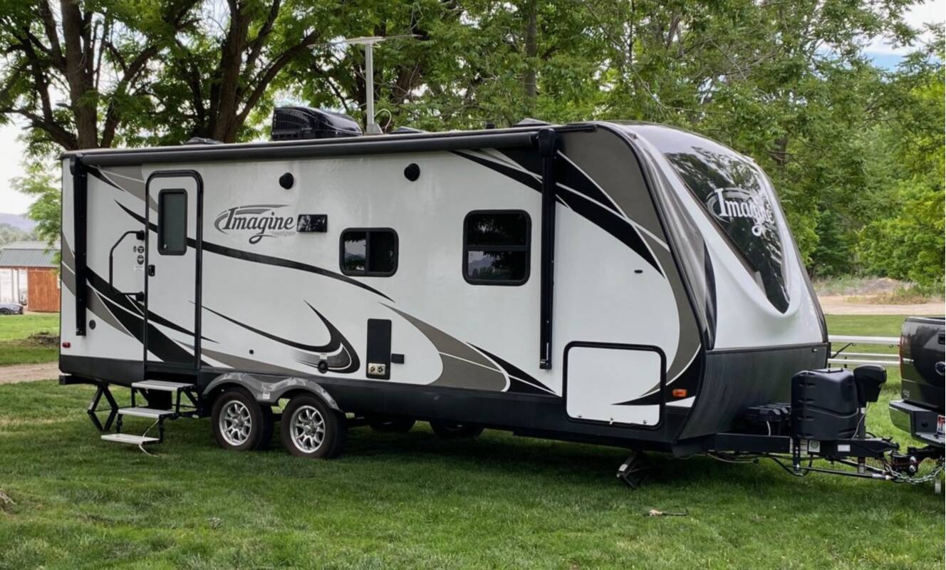 A photo of this 2016 Grand Design IMAGINE 2150RB